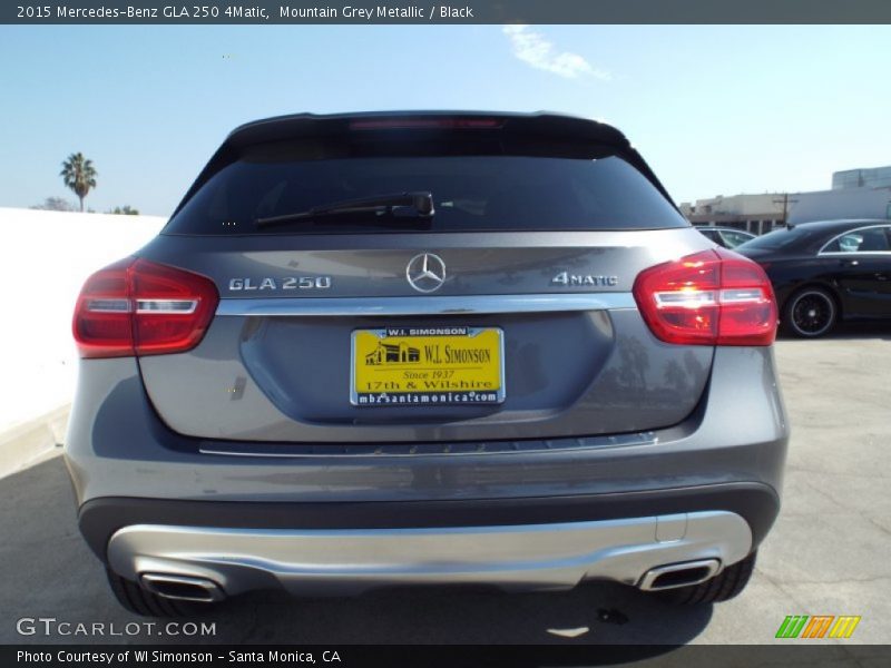 Mountain Grey Metallic / Black 2015 Mercedes-Benz GLA 250 4Matic