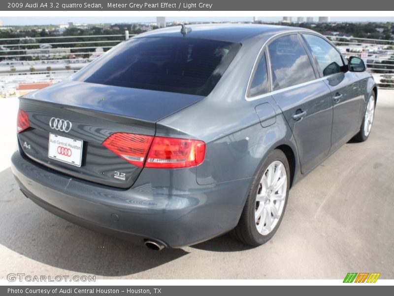 Meteor Grey Pearl Effect / Light Grey 2009 Audi A4 3.2 quattro Sedan