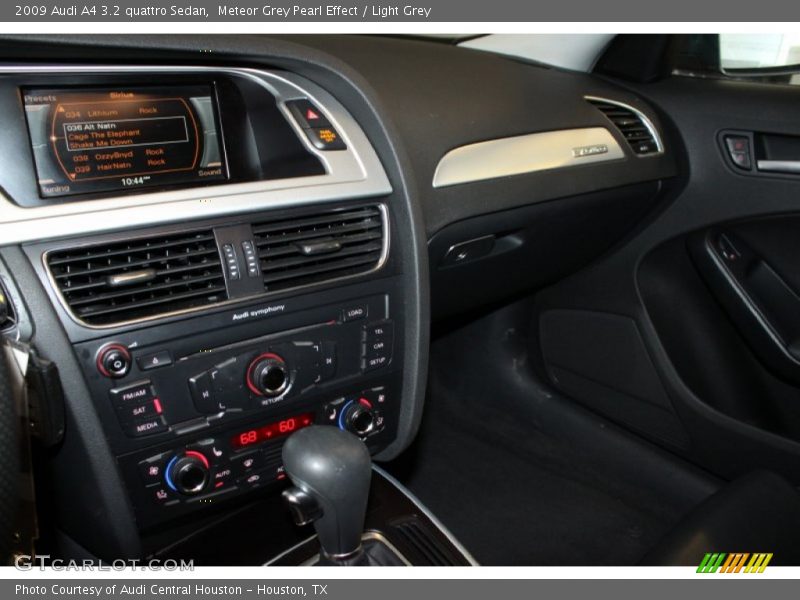 Meteor Grey Pearl Effect / Light Grey 2009 Audi A4 3.2 quattro Sedan