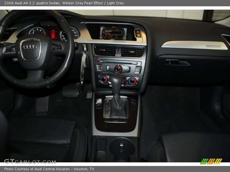 Meteor Grey Pearl Effect / Light Grey 2009 Audi A4 3.2 quattro Sedan