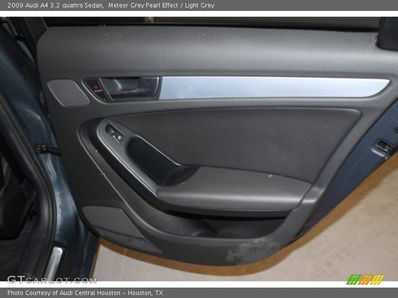Meteor Grey Pearl Effect / Light Grey 2009 Audi A4 3.2 quattro Sedan