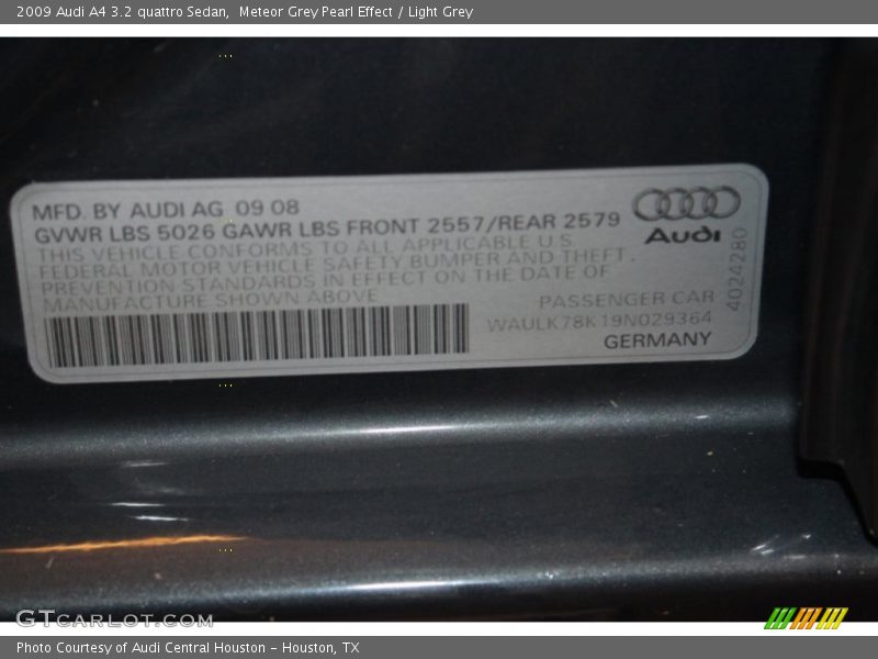 Meteor Grey Pearl Effect / Light Grey 2009 Audi A4 3.2 quattro Sedan