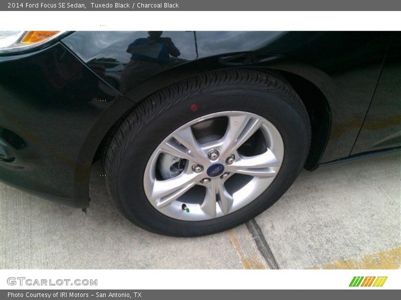 Tuxedo Black / Charcoal Black 2014 Ford Focus SE Sedan