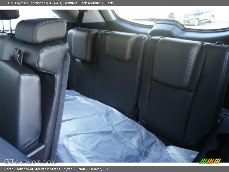 Attitude Black Metallic / Black 2015 Toyota Highlander XLE AWD