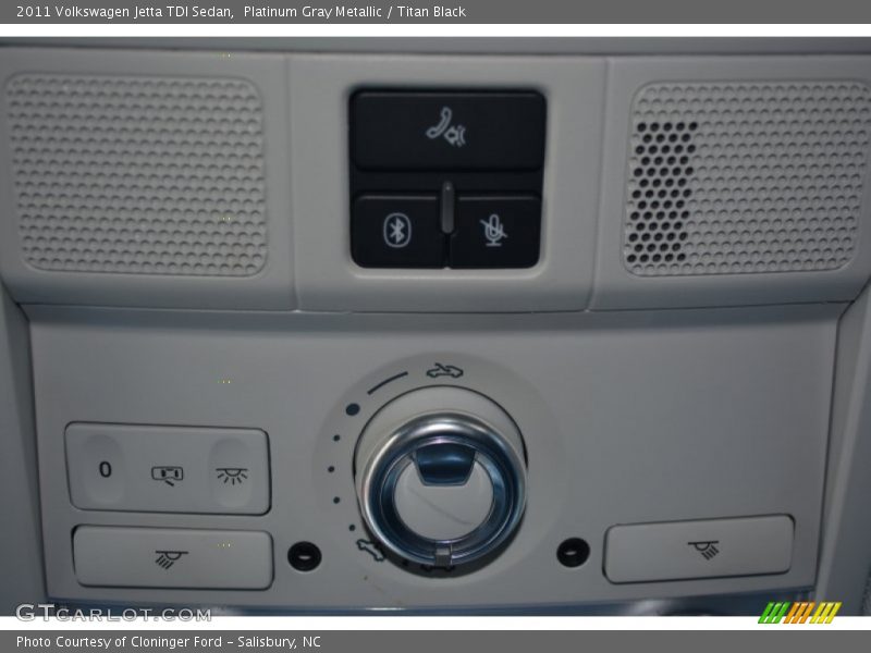 Platinum Gray Metallic / Titan Black 2011 Volkswagen Jetta TDI Sedan