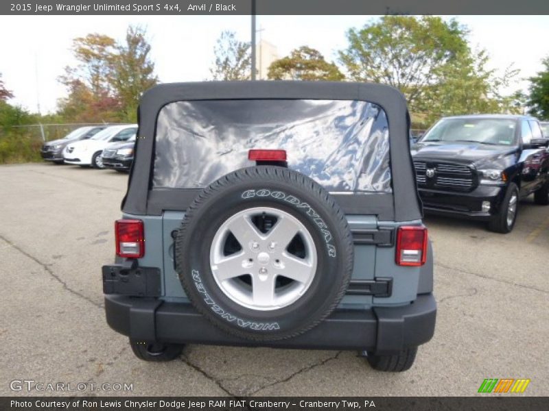 Anvil / Black 2015 Jeep Wrangler Unlimited Sport S 4x4