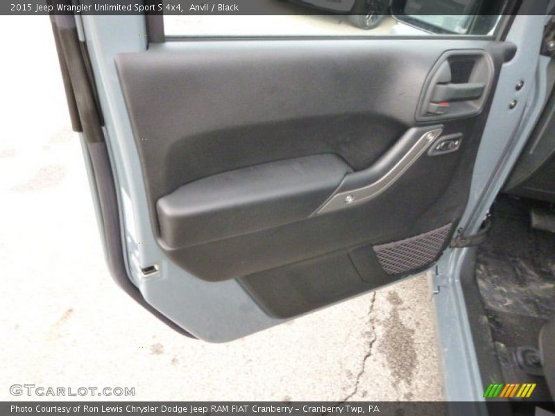 Anvil / Black 2015 Jeep Wrangler Unlimited Sport S 4x4