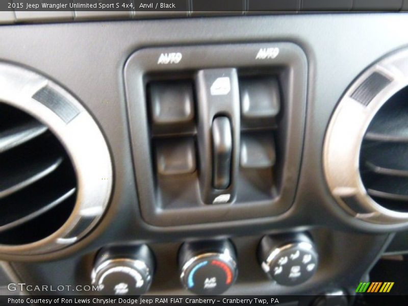 Anvil / Black 2015 Jeep Wrangler Unlimited Sport S 4x4