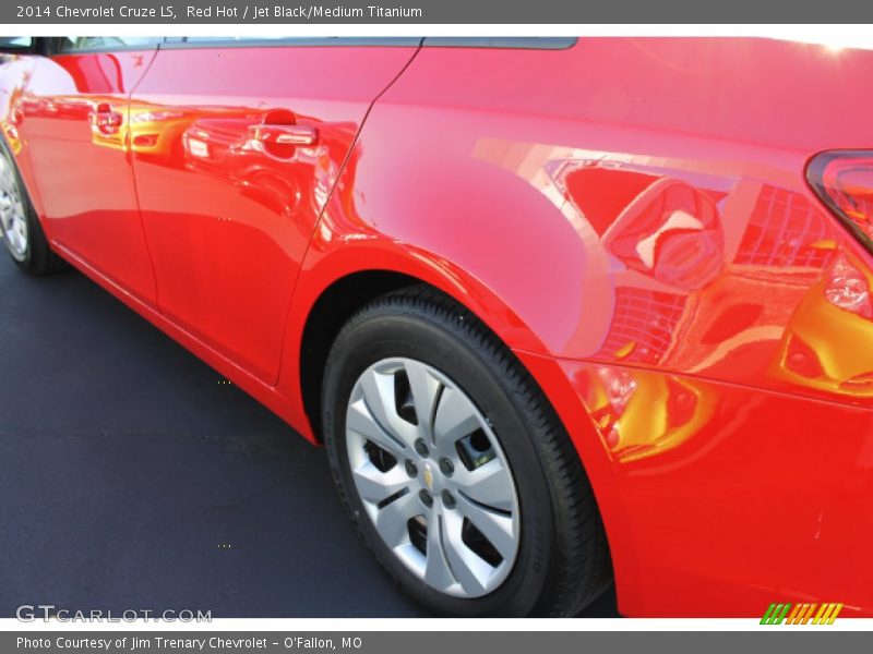 Red Hot / Jet Black/Medium Titanium 2014 Chevrolet Cruze LS