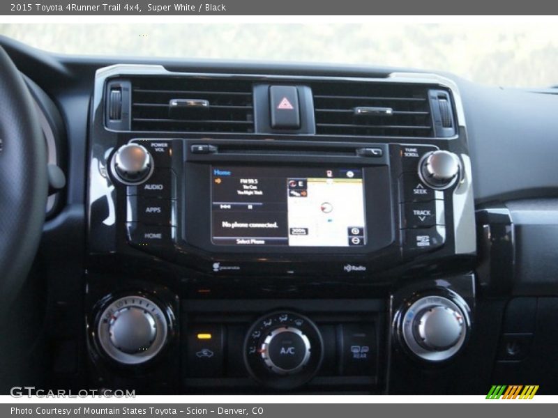 Super White / Black 2015 Toyota 4Runner Trail 4x4