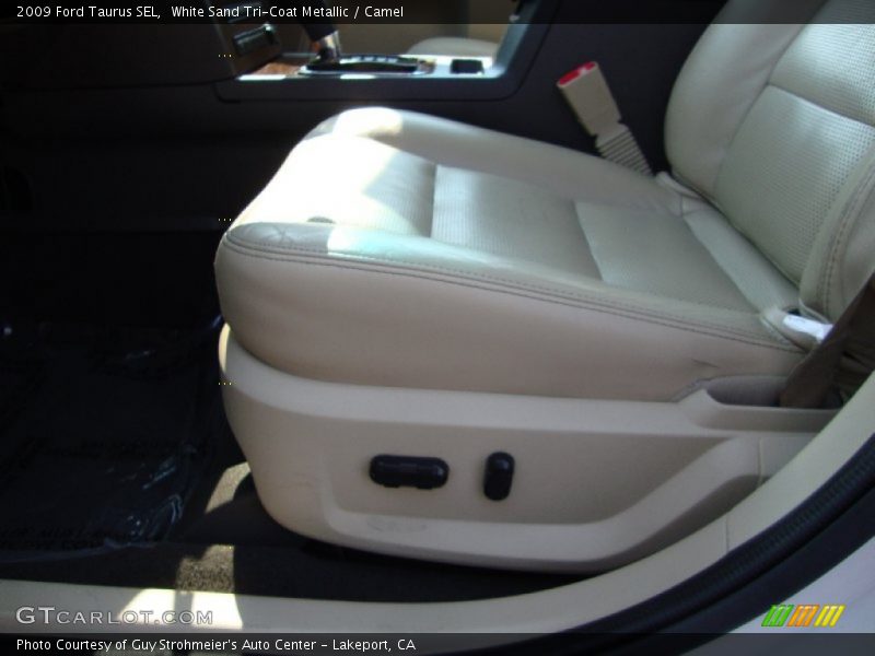 White Sand Tri-Coat Metallic / Camel 2009 Ford Taurus SEL