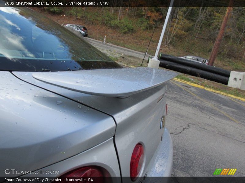 Silver Ice Metallic / Gray 2009 Chevrolet Cobalt LS Coupe