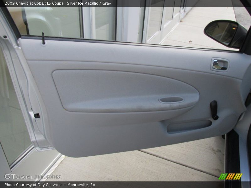 Silver Ice Metallic / Gray 2009 Chevrolet Cobalt LS Coupe