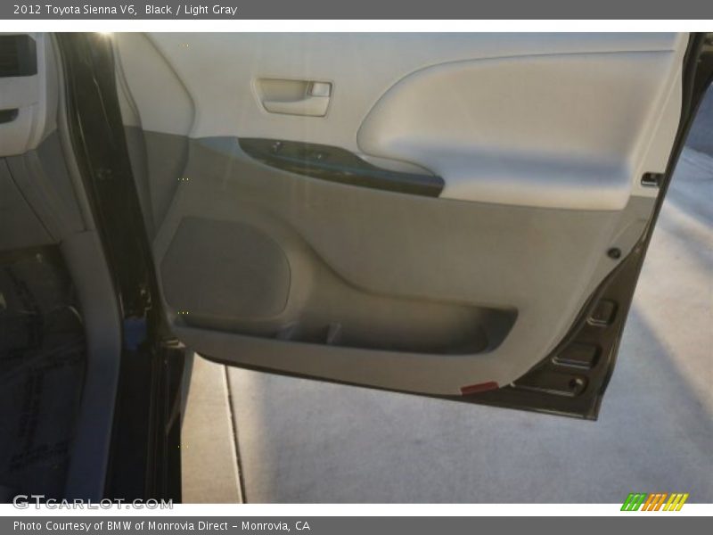 Black / Light Gray 2012 Toyota Sienna V6