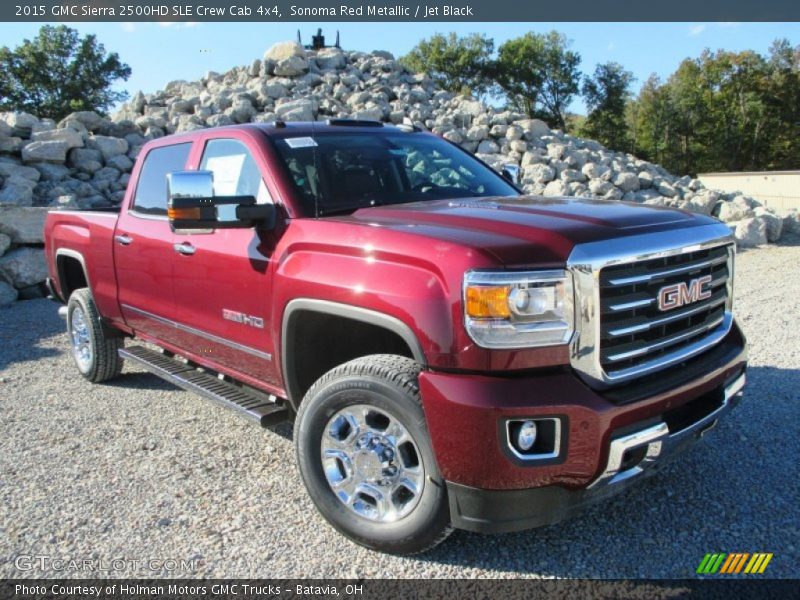 Front 3/4 View of 2015 Sierra 2500HD SLE Crew Cab 4x4