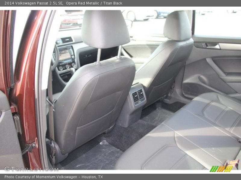 Opera Red Metallic / Titan Black 2014 Volkswagen Passat 2.5L SE