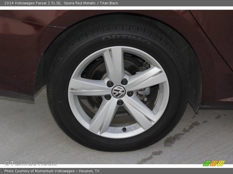 Opera Red Metallic / Titan Black 2014 Volkswagen Passat 2.5L SE