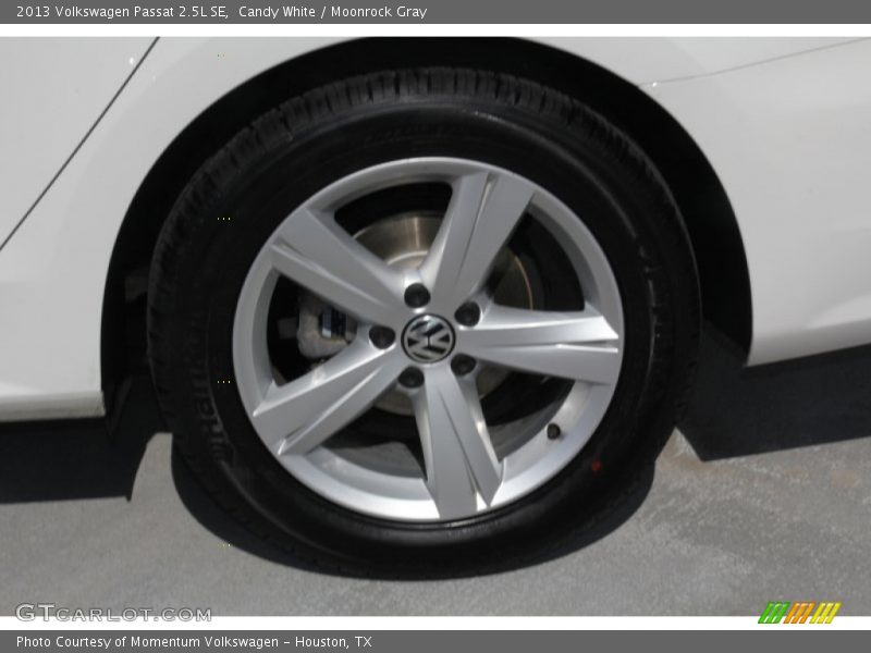 Candy White / Moonrock Gray 2013 Volkswagen Passat 2.5L SE