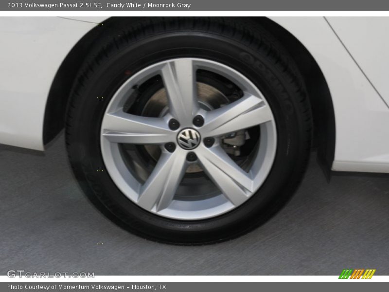 Candy White / Moonrock Gray 2013 Volkswagen Passat 2.5L SE