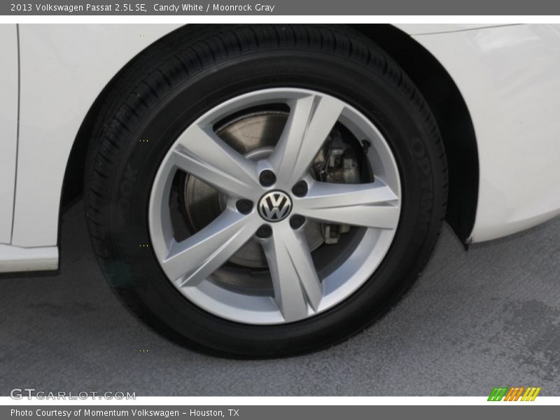 Candy White / Moonrock Gray 2013 Volkswagen Passat 2.5L SE