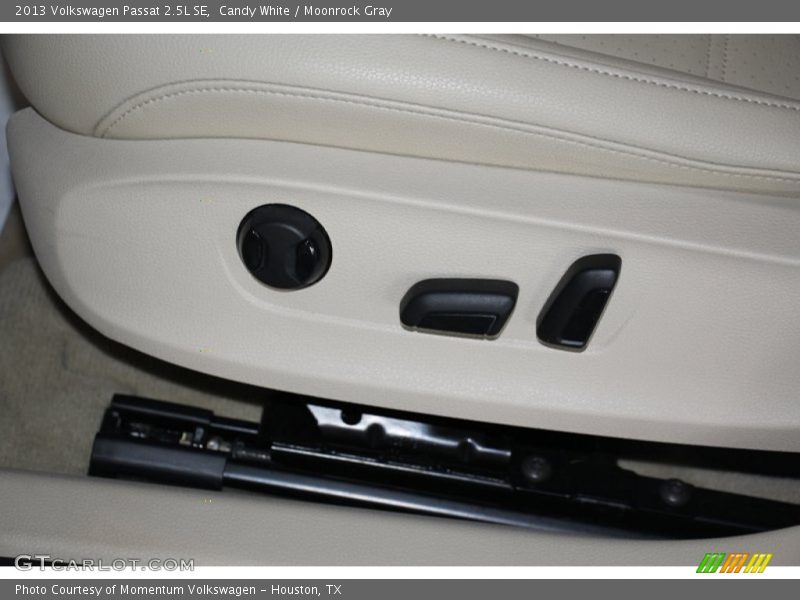 Candy White / Moonrock Gray 2013 Volkswagen Passat 2.5L SE