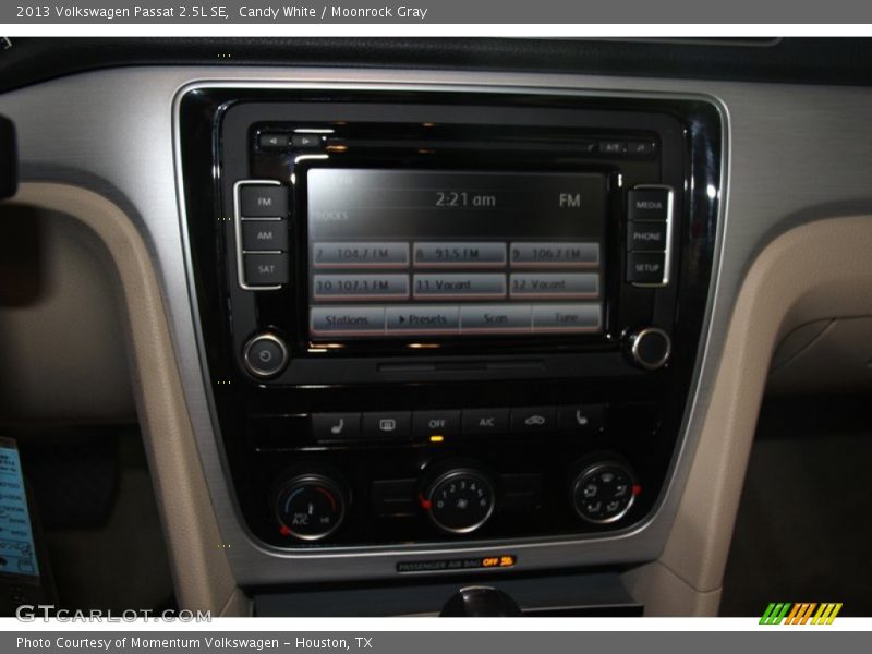 Candy White / Moonrock Gray 2013 Volkswagen Passat 2.5L SE