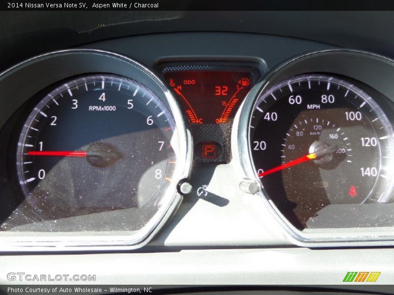Aspen White / Charcoal 2014 Nissan Versa Note SV