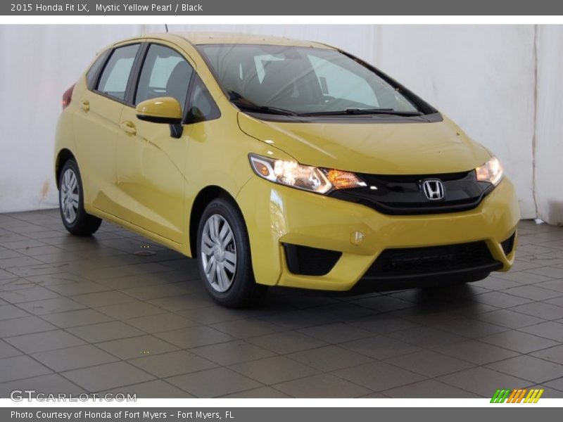 Front 3/4 View of 2015 Fit LX