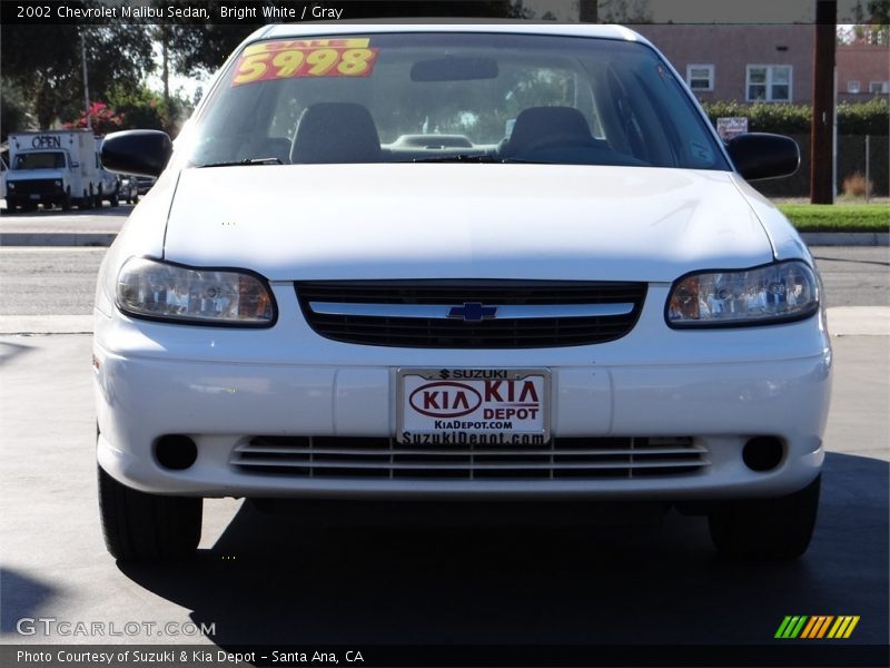 Bright White / Gray 2002 Chevrolet Malibu Sedan