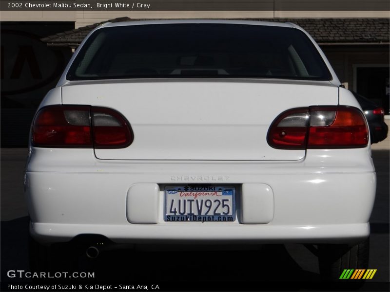 Bright White / Gray 2002 Chevrolet Malibu Sedan