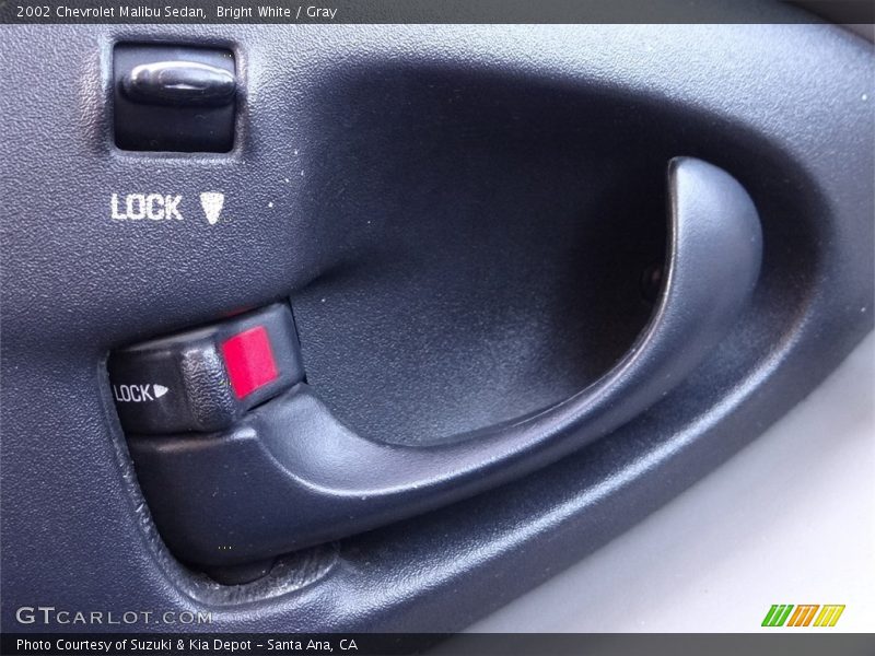 Bright White / Gray 2002 Chevrolet Malibu Sedan