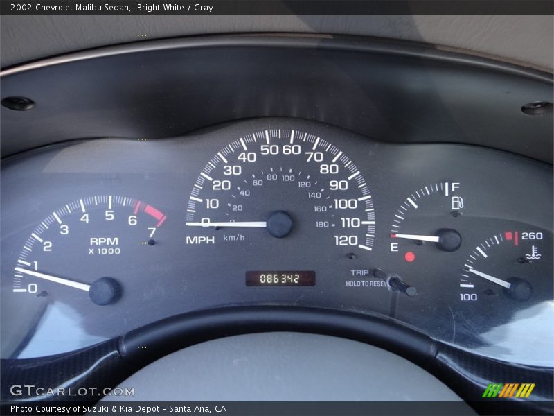 Bright White / Gray 2002 Chevrolet Malibu Sedan