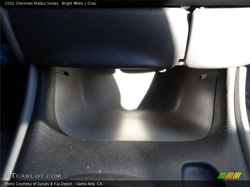 Bright White / Gray 2002 Chevrolet Malibu Sedan