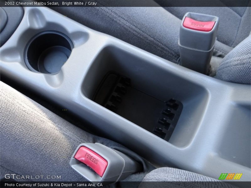 Bright White / Gray 2002 Chevrolet Malibu Sedan
