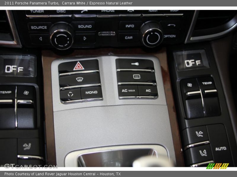 Controls of 2011 Panamera Turbo
