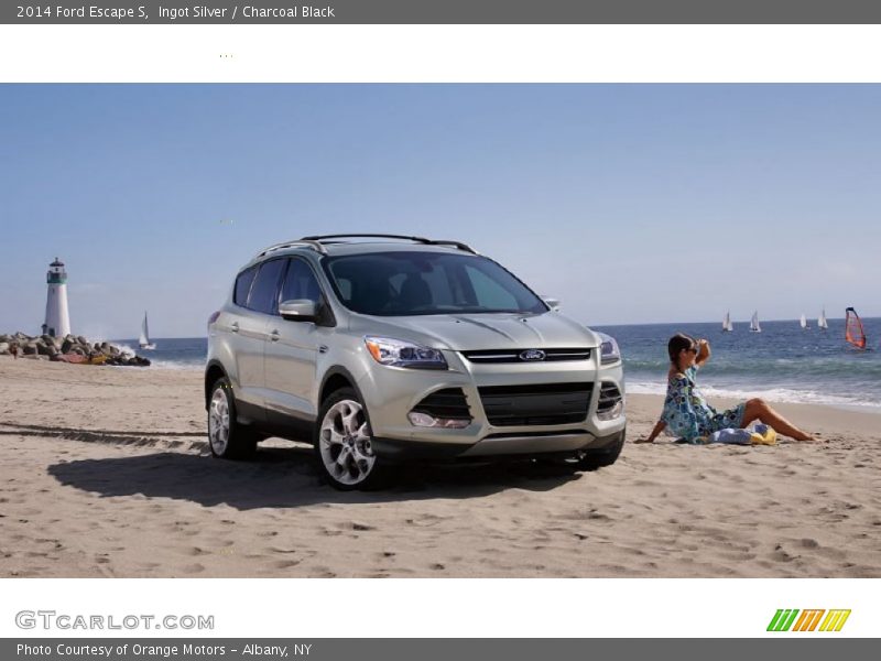 Ingot Silver / Charcoal Black 2014 Ford Escape S