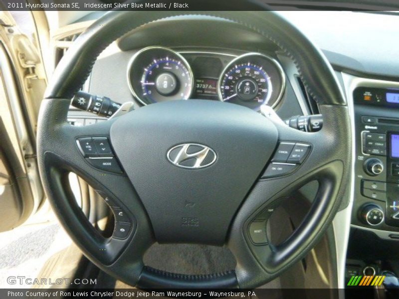 Iridescent Silver Blue Metallic / Black 2011 Hyundai Sonata SE