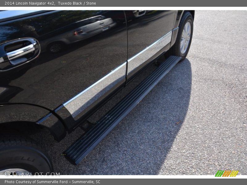 Tuxedo Black / Stone 2014 Lincoln Navigator 4x2