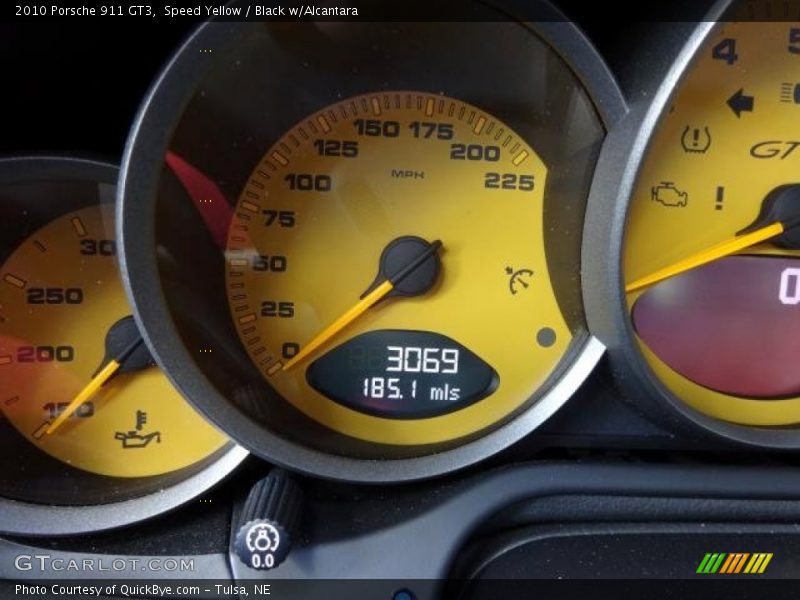 Speed Yellow / Black w/Alcantara 2010 Porsche 911 GT3
