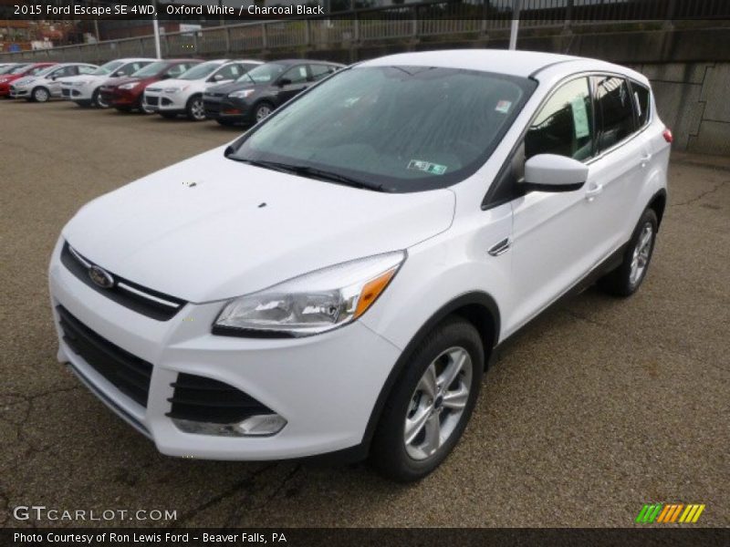 Oxford White / Charcoal Black 2015 Ford Escape SE 4WD