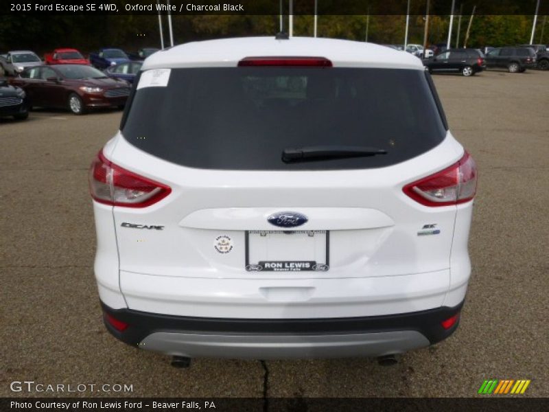 Oxford White / Charcoal Black 2015 Ford Escape SE 4WD