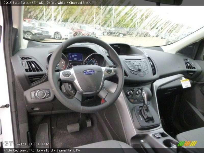 Oxford White / Charcoal Black 2015 Ford Escape SE 4WD