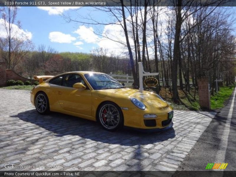 Front 3/4 View of 2010 911 GT3