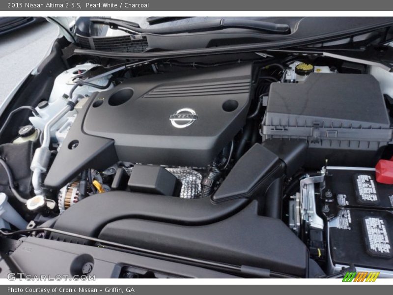Pearl White / Charcoal 2015 Nissan Altima 2.5 S
