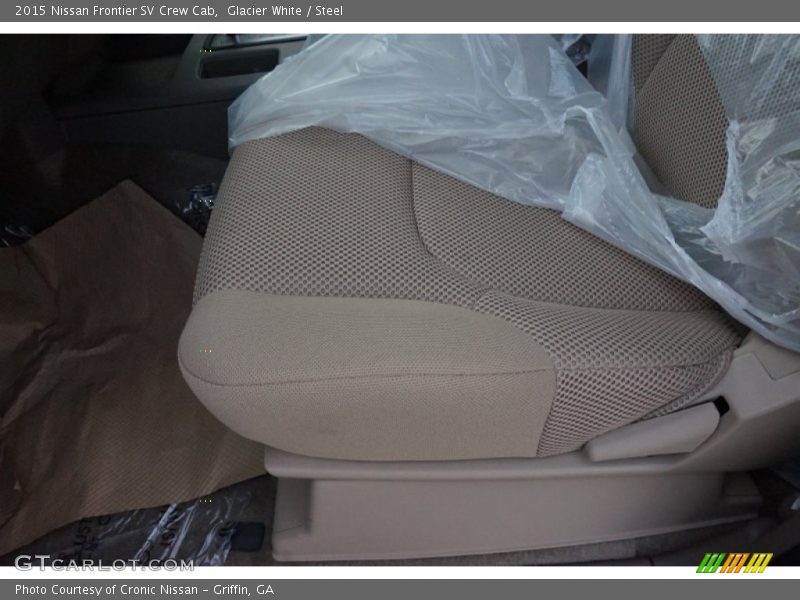 Glacier White / Steel 2015 Nissan Frontier SV Crew Cab