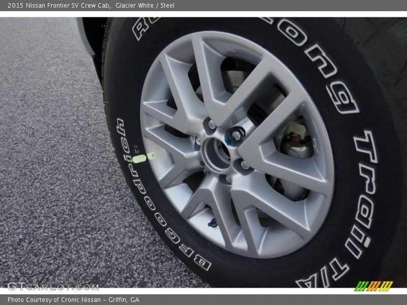 Glacier White / Steel 2015 Nissan Frontier SV Crew Cab