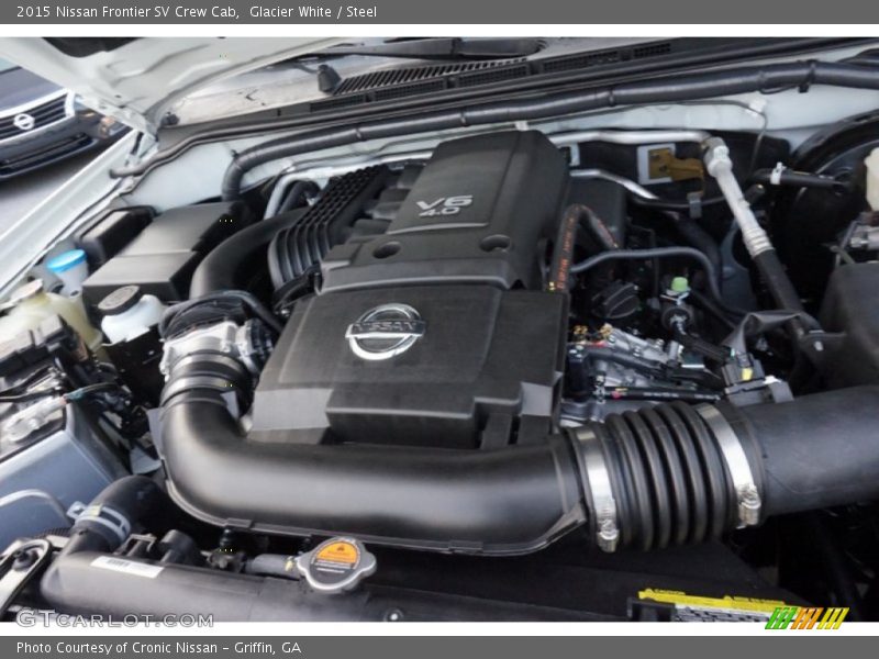 Glacier White / Steel 2015 Nissan Frontier SV Crew Cab