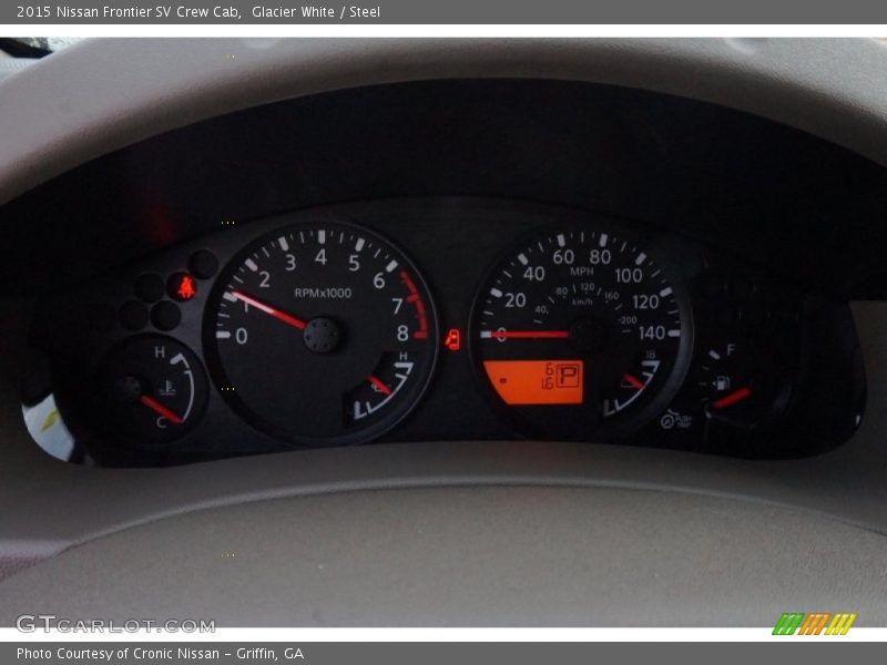 Glacier White / Steel 2015 Nissan Frontier SV Crew Cab