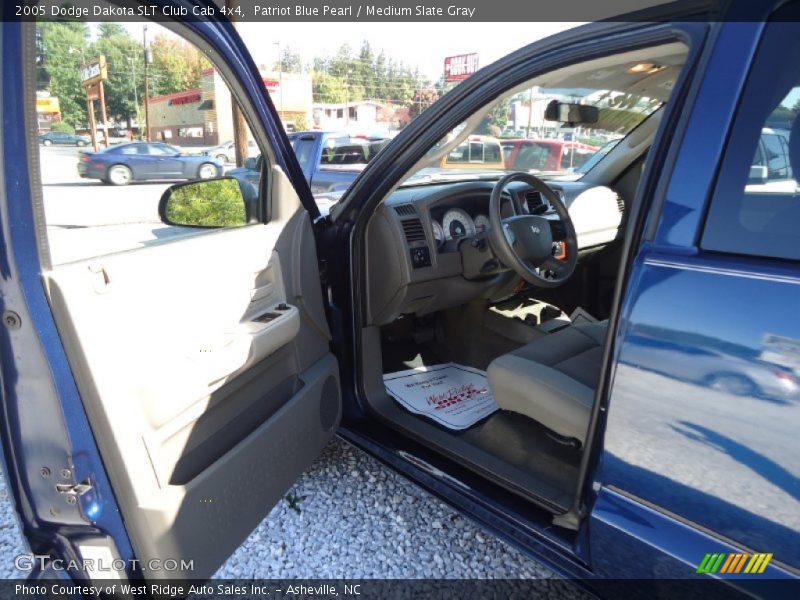 Patriot Blue Pearl / Medium Slate Gray 2005 Dodge Dakota SLT Club Cab 4x4
