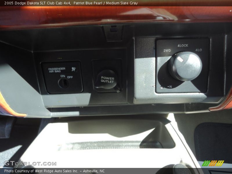 Patriot Blue Pearl / Medium Slate Gray 2005 Dodge Dakota SLT Club Cab 4x4